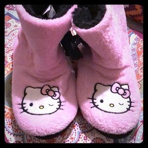 Hello kitty slippers, super warm! Size Large